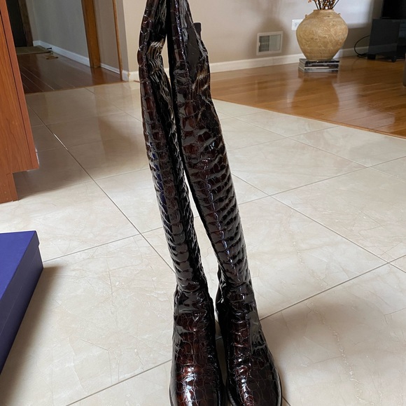 Excellent condition Stuart Weitzman knee high boots, size 8. - Picture 8 of 9